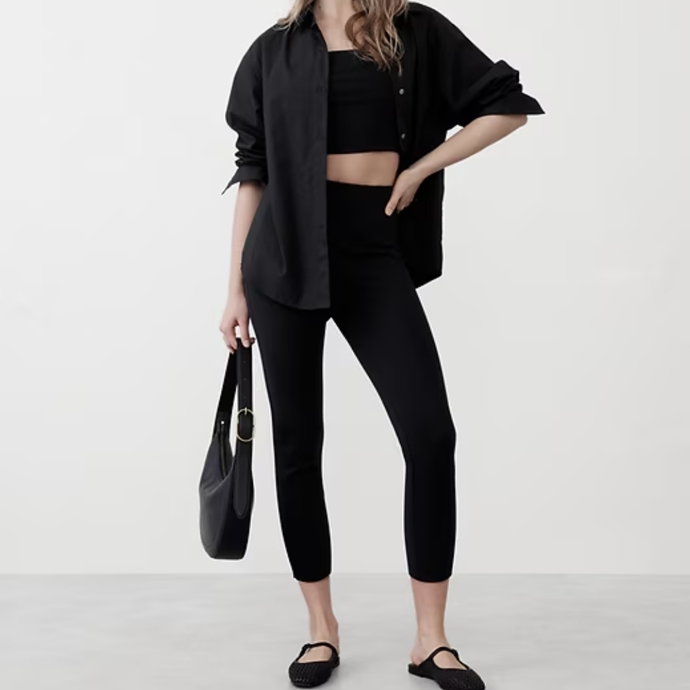 Banana Republic Factory Black Skinny Capri Ponte Pants - Size Small